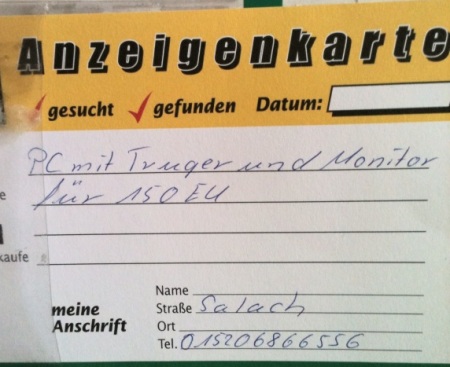 "PC mit Truqer" Foto von Kleinanzeigenkarte mit lustiger Schreibweise für das Wort "Drucker"